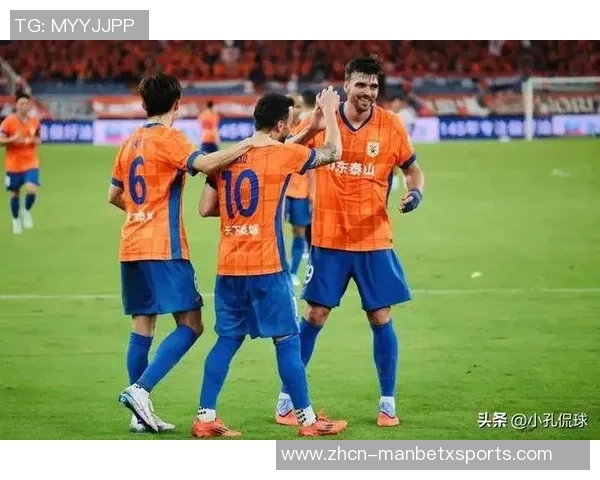 后场防守失误致命奥斯卡助攻侯永永头球破门泰山队暂时落后玉昆队 后场防守失误致命奥斯卡助攻侯永永头球破门泰山队暂时落后玉昆队