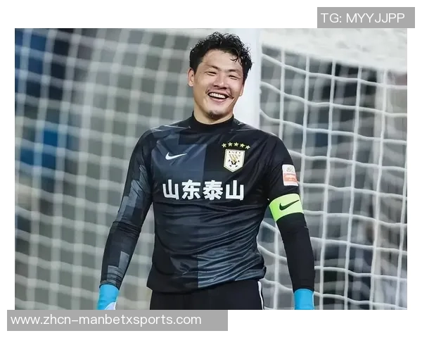 王大雷36岁庆祝里程碑荣获两件中国顶级联赛出场数纪念球衣 王大雷36岁庆祝里程碑荣获两件中国顶级联赛出场数纪念球衣