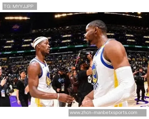 科尔确认库里追梦巴特勒霍福德将齐出战明日对阵开拓者的比赛 科尔确认库里追梦巴特勒霍福德将齐出战明日对阵开拓者的比赛