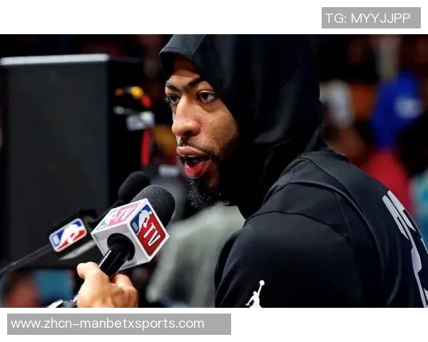 女主持与皮尔斯默契配合皮尔斯直言不想与他人合作播客 女主持与皮尔斯默契配合皮尔斯直言不想与他人合作播客