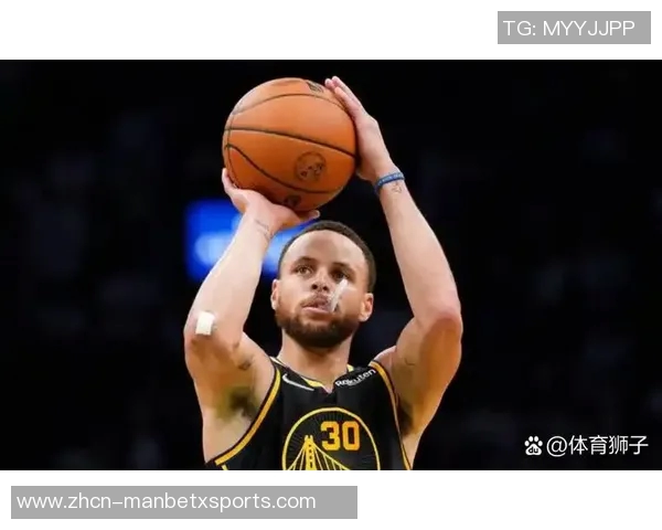 库里半场表现抢眼7投5中贡献14分2助攻三分球命中率高达60成为全队得分王 库里半场表现抢眼7投5中贡献14分2助攻三分球命中率高达60成为全队得分王