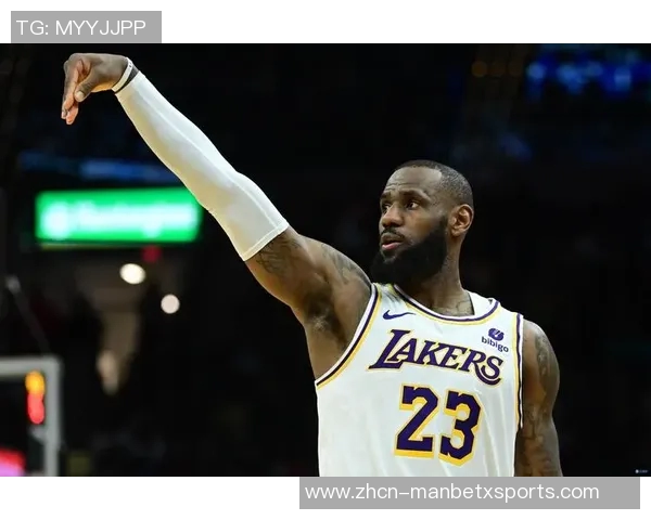 致敬昔日封面英雄詹姆斯LeBron23新配色重磅发布引发热议 致敬昔日封面英雄詹姆斯LeBron23新配色重磅发布引发热议