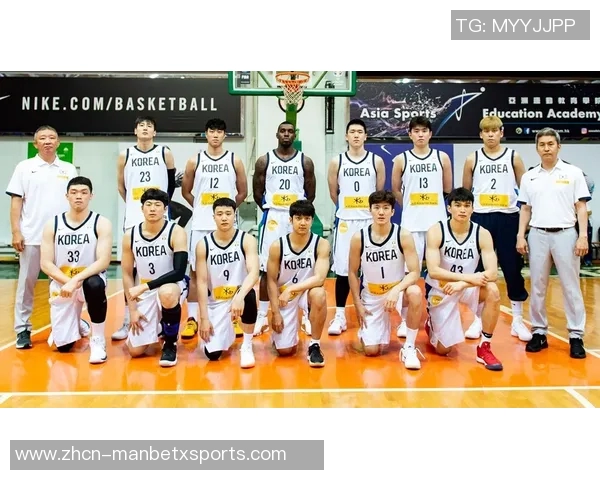 新赛季球队策略转变卢指导强调围绕明星球员构建体系