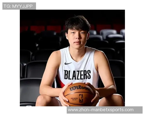 杨瀚森短暂出场仅2分钟展现实力迅速贡献4分令人期待更多表现